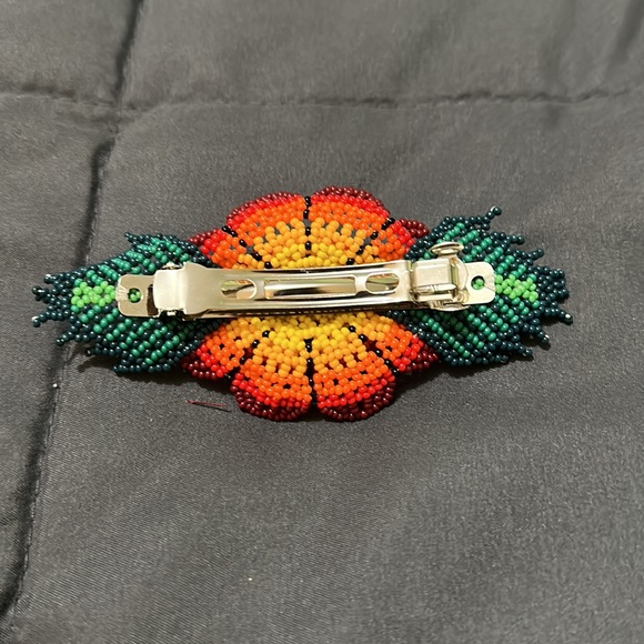Handmade Artisan by Huicholes Mexican Beaded Flower Hair Barrett - Picture 3 of 5